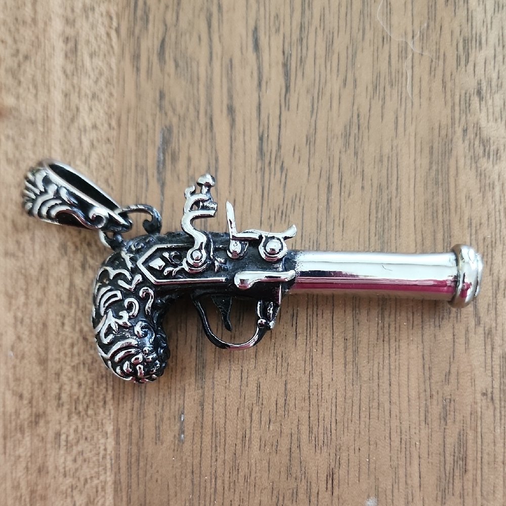 Men's or Womes's Silver-Tone Flintlock Pistol Pendant Necklace